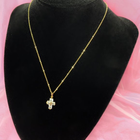 Cross Necklace - Picture 1 of 1